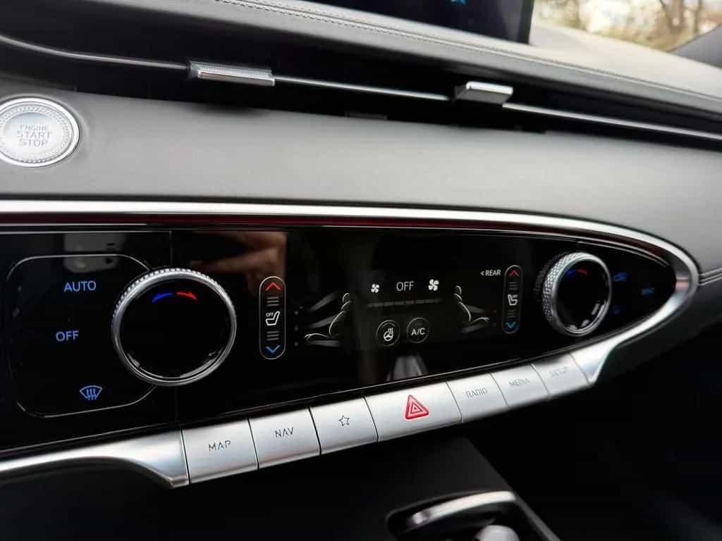 Genesis GV70 2.2 D 8AT AWD Sport Pano Tech Lexicon Comf 11/2024-photo-15