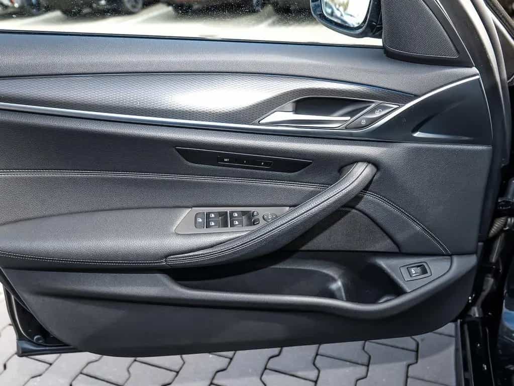 BMW 5 Series 530d xDrive A M Sport HUD PANO ACC RFK NAVI LED 08/2021-photo-18
