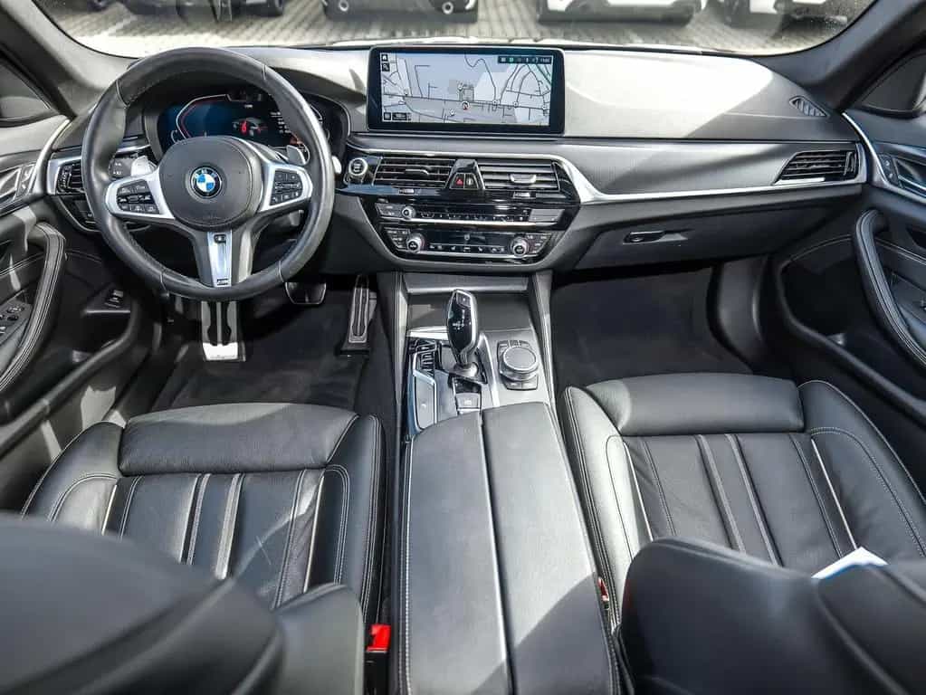 BMW 5 Series 530d xDrive A M Sport HUD PANO ACC RFK NAVI LED 08/2021-photo-2