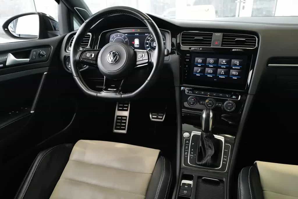 Volkswagen Golf VII R 2.0TSI DSG 4x4 DCC LED Pano DYNAUDIO 08/2020-photo-17