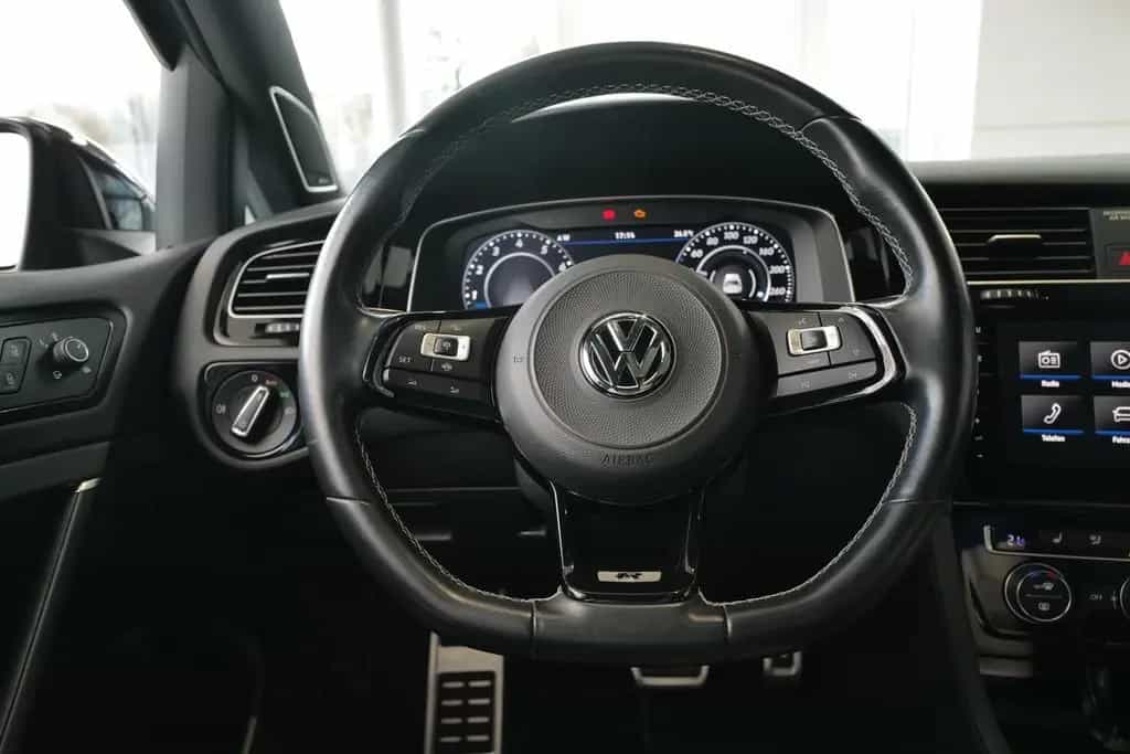 Volkswagen Golf VII R 2.0TSI DSG 4x4 DCC LED Pano DYNAUDIO 08/2020-photo-19