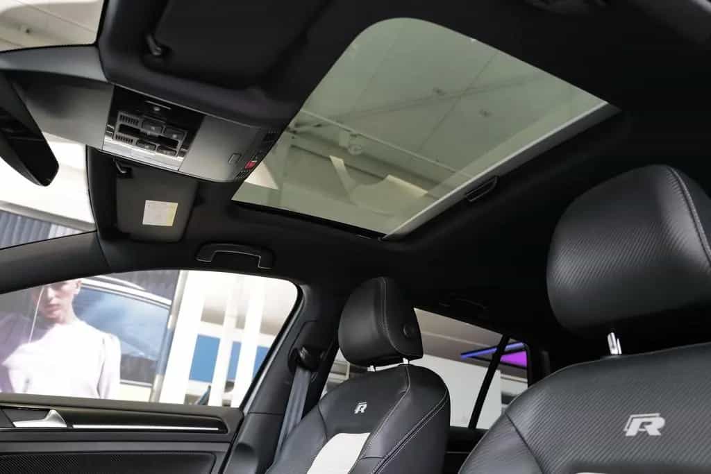 Volkswagen Golf VII R 2.0TSI DSG 4x4 DCC LED Pano DYNAUDIO 08/2020-photo-20