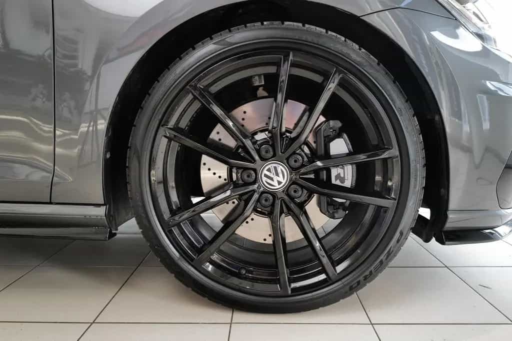 Volkswagen Golf VII R 2.0TSI DSG 4x4 DCC LED Pano DYNAUDIO 08/2020-photo-24