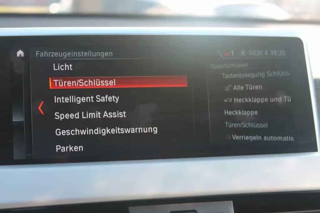 BMW X2 sDrive18i*LED*Navi*RÜKA*AHK*neuer 18"Radsatz* 09/2019-photo-16