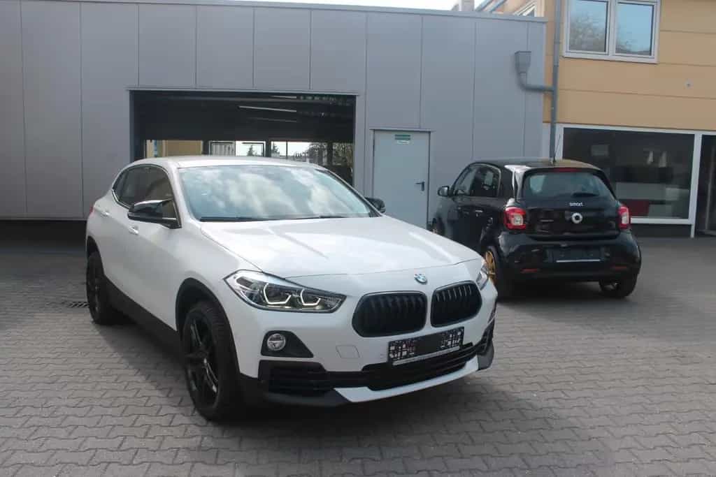 BMW X2 sDrive18i*LED*Navi*RÜKA*AHK*neuer 18"Radsatz* 09/2019-photo-17
