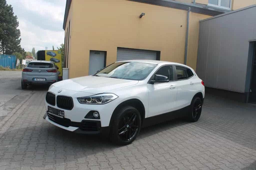 BMW X2 sDrive18i*LED*Navi*RÜKA*AHK*neuer 18"Radsatz* 09/2019-photo-4