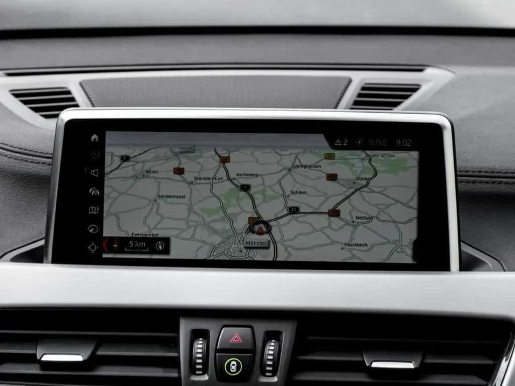 BMW X2 xDrive20i ADVANTAGE+PANO+AHK+RFK+DA+NAVI 03/2021-photo-6