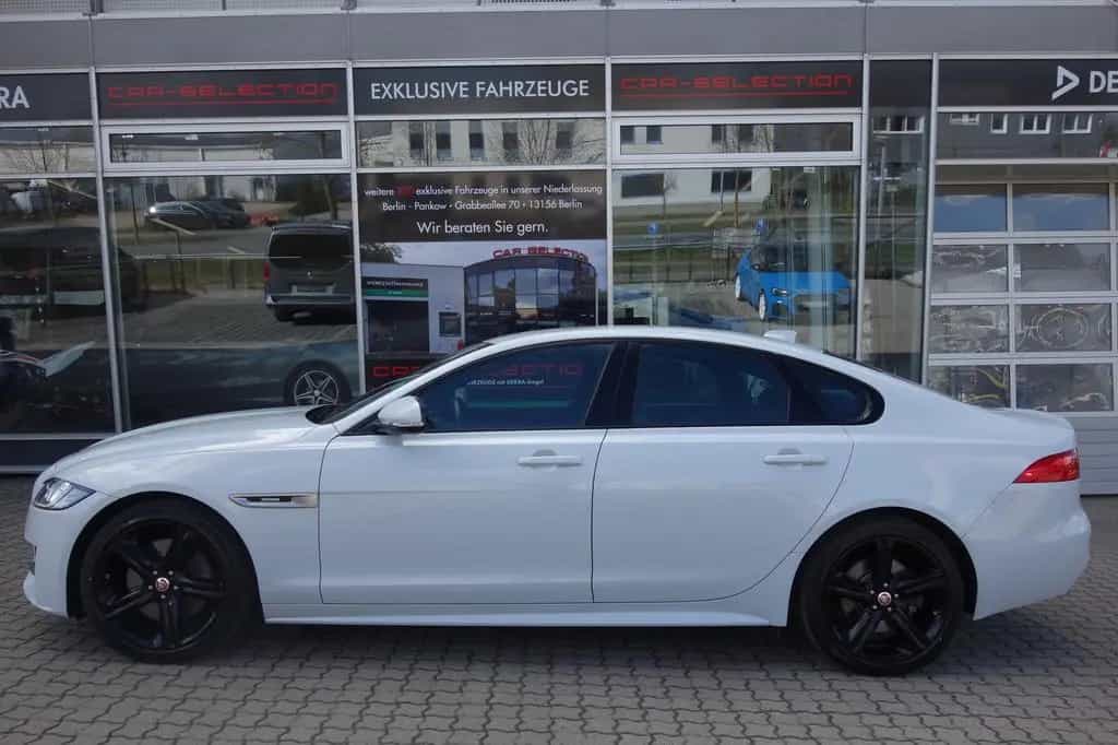 Jaguar XF 3,0 d V6 R-SPORT KAMERA/XENON/19''/NAVI/eHECK 08/2016-photo-3