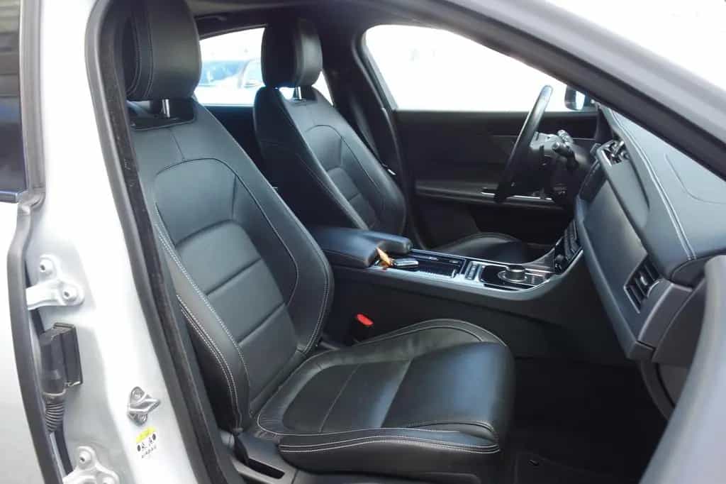 Jaguar XF 3,0 d V6 R-SPORT KAMERA/XENON/19''/NAVI/eHECK 08/2016-photo-4