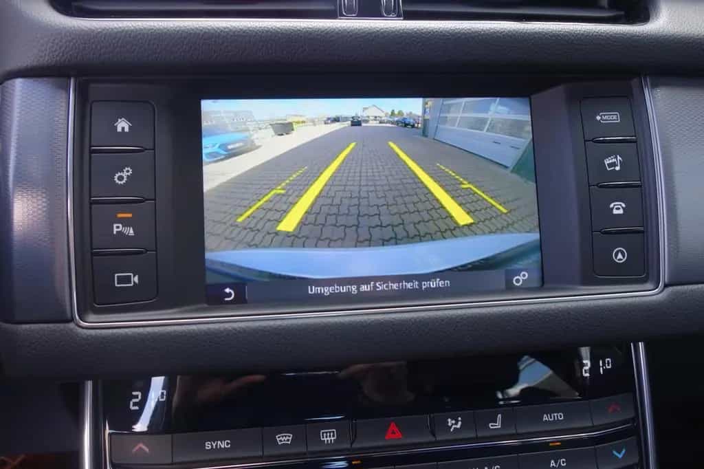 Jaguar XF 3,0 d V6 R-SPORT KAMERA/XENON/19''/NAVI/eHECK 08/2016-photo-6