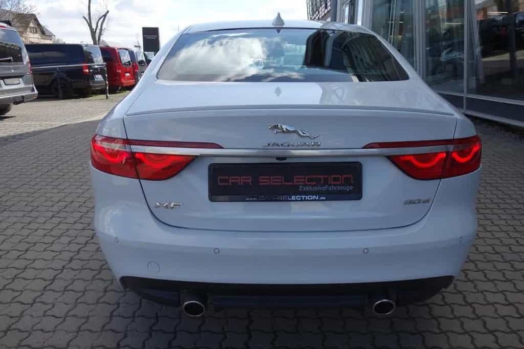 Jaguar XF 3,0 d V6 R-SPORT KAMERA/XENON/19''/NAVI/eHECK 08/2016-photo-9