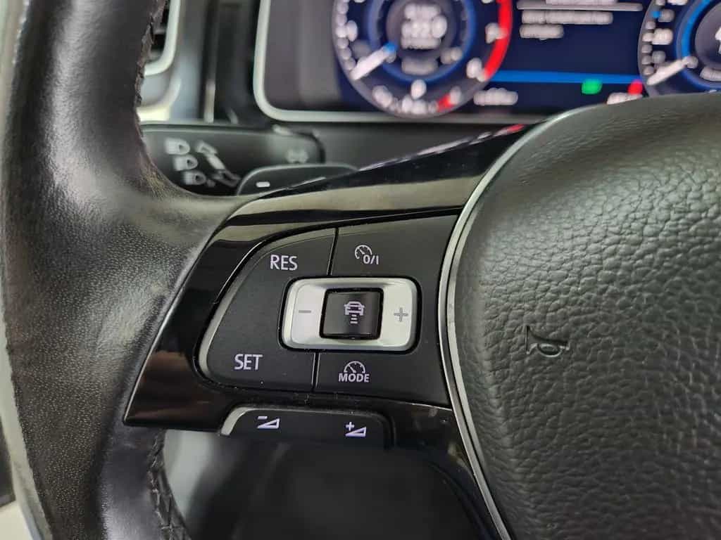 Volkswagen Golf SOUND DSG NAV SHZ CarPlay Virtual Kam. M&S 10/2017-photo-11
