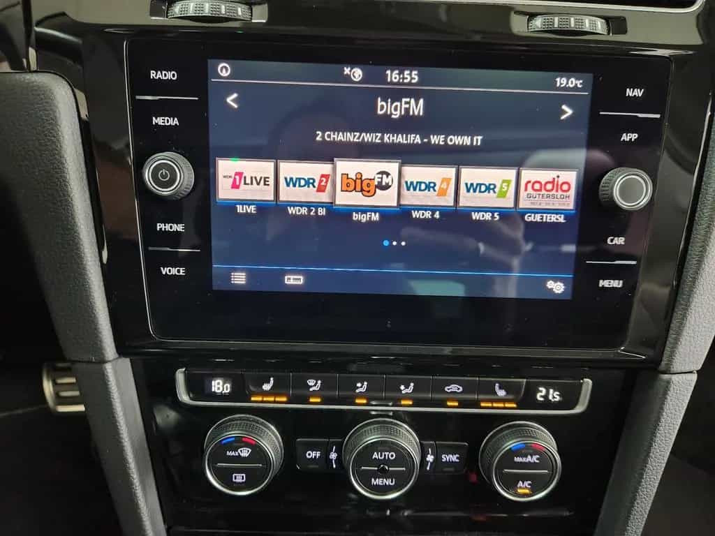 Volkswagen Golf SOUND DSG NAV SHZ CarPlay Virtual Kam. M&S 10/2017-photo-14