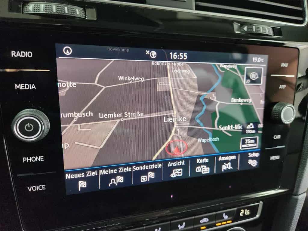 Volkswagen Golf SOUND DSG NAV SHZ CarPlay Virtual Kam. M&S 10/2017-photo-16