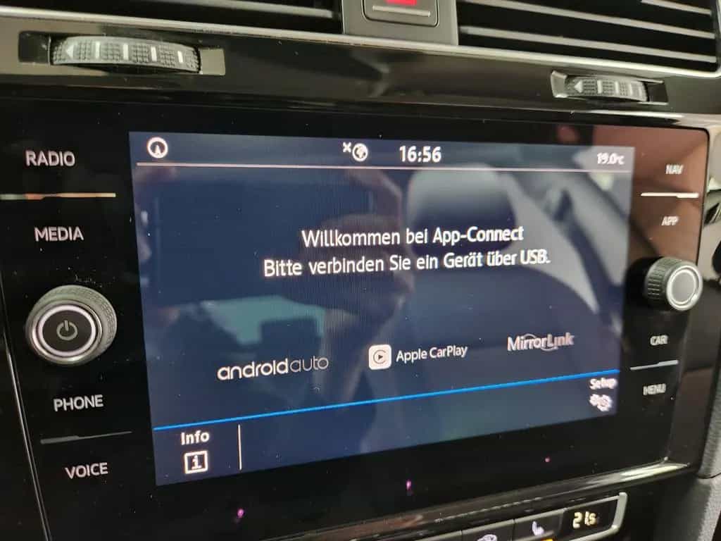 Volkswagen Golf SOUND DSG NAV SHZ CarPlay Virtual Kam. M&S 10/2017-photo-17