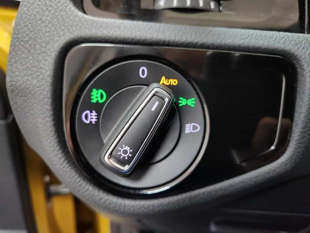 Volkswagen Golf SOUND DSG NAV SHZ CarPlay Virtual Kam. M&S 10/2017-photo-23