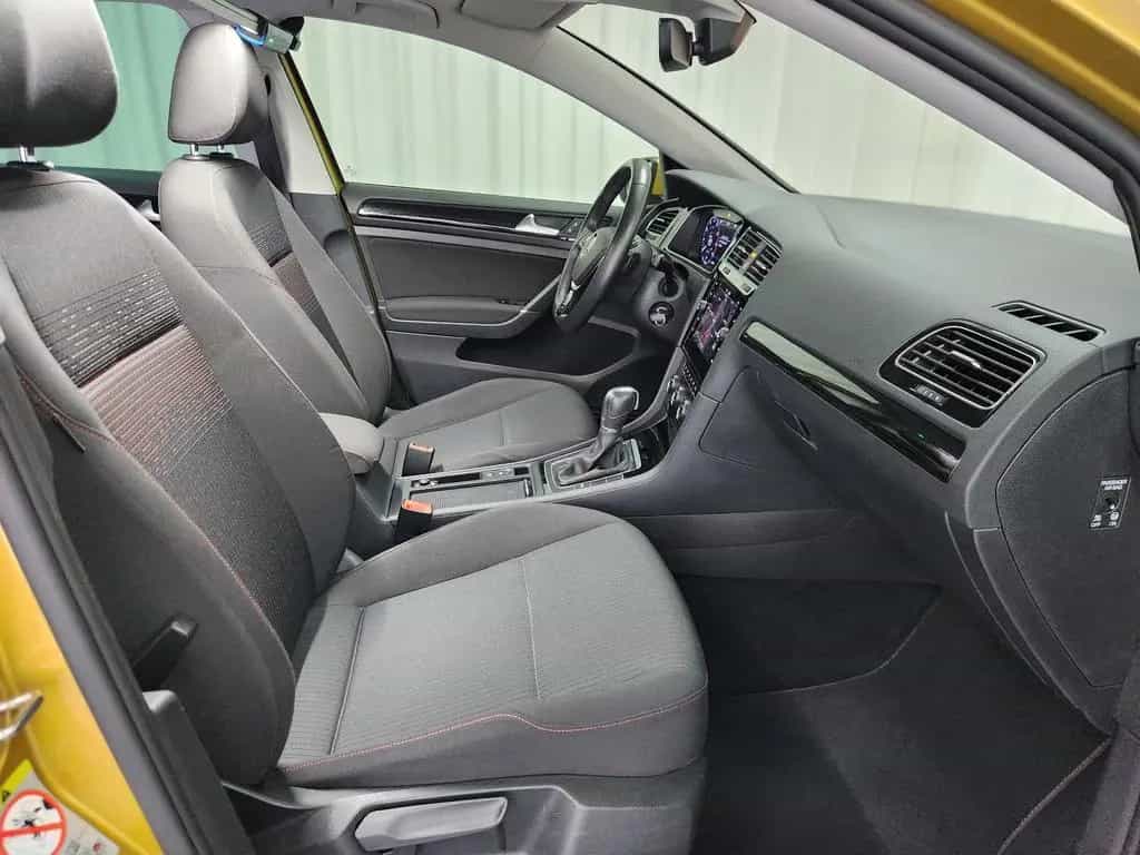 Volkswagen Golf SOUND DSG NAV SHZ CarPlay Virtual Kam. M&S 10/2017-photo-7
