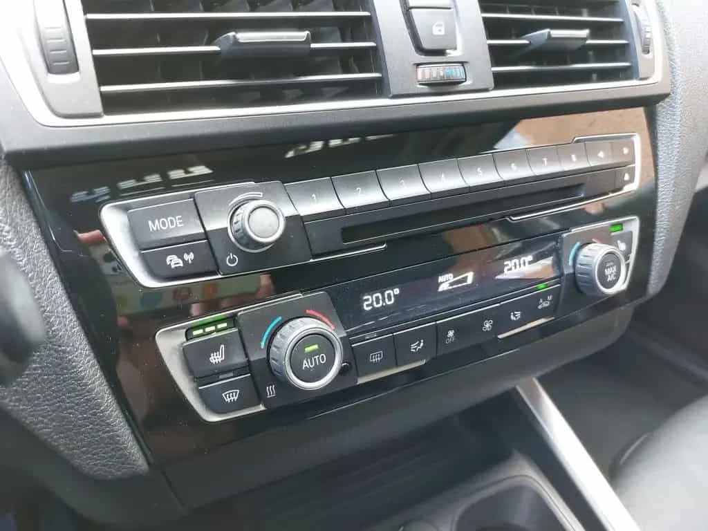 BMW 1 Series 125i Aut Sport Line 2.Hd SHZ LHZ LED KAM CarPlay 01/2017-photo-16