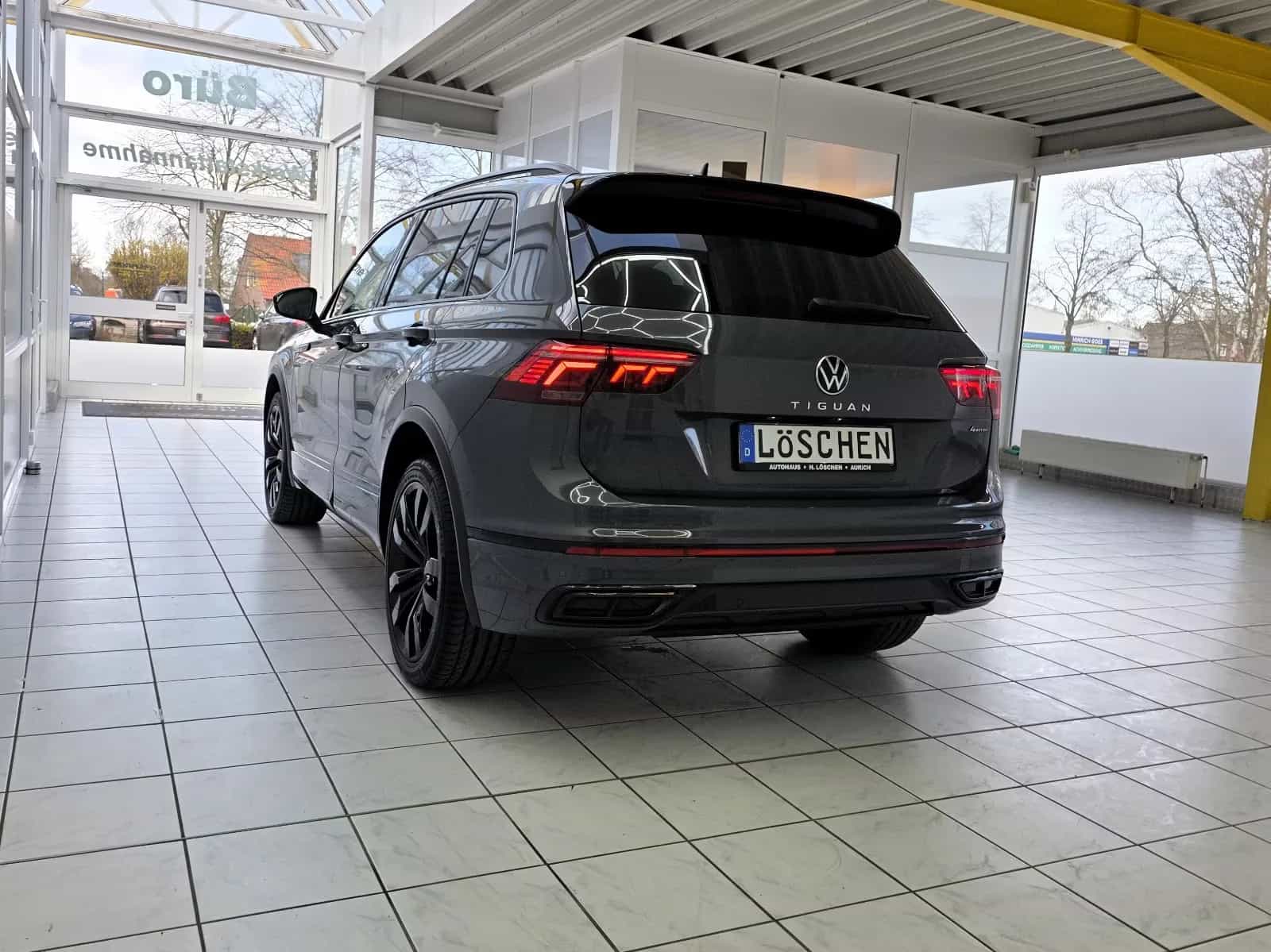 Volkswagen Tiguan 02/2022-photo-10