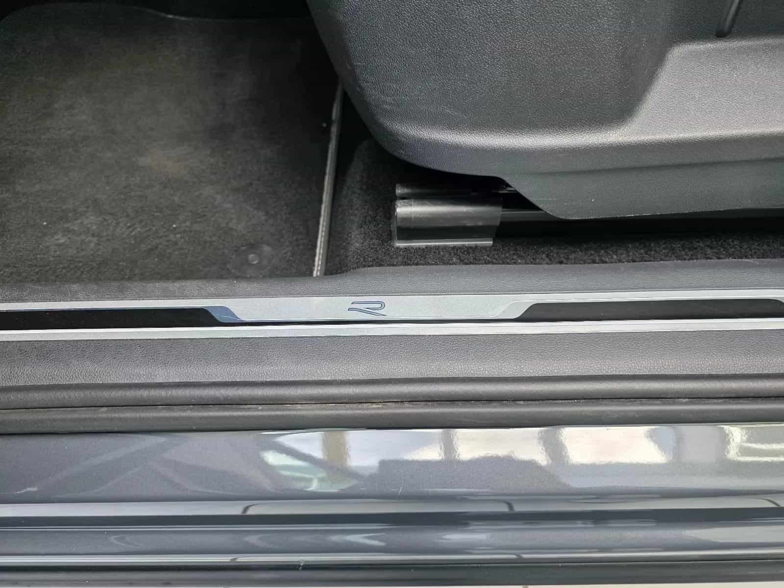 Volkswagen Tiguan 02/2022-photo-12
