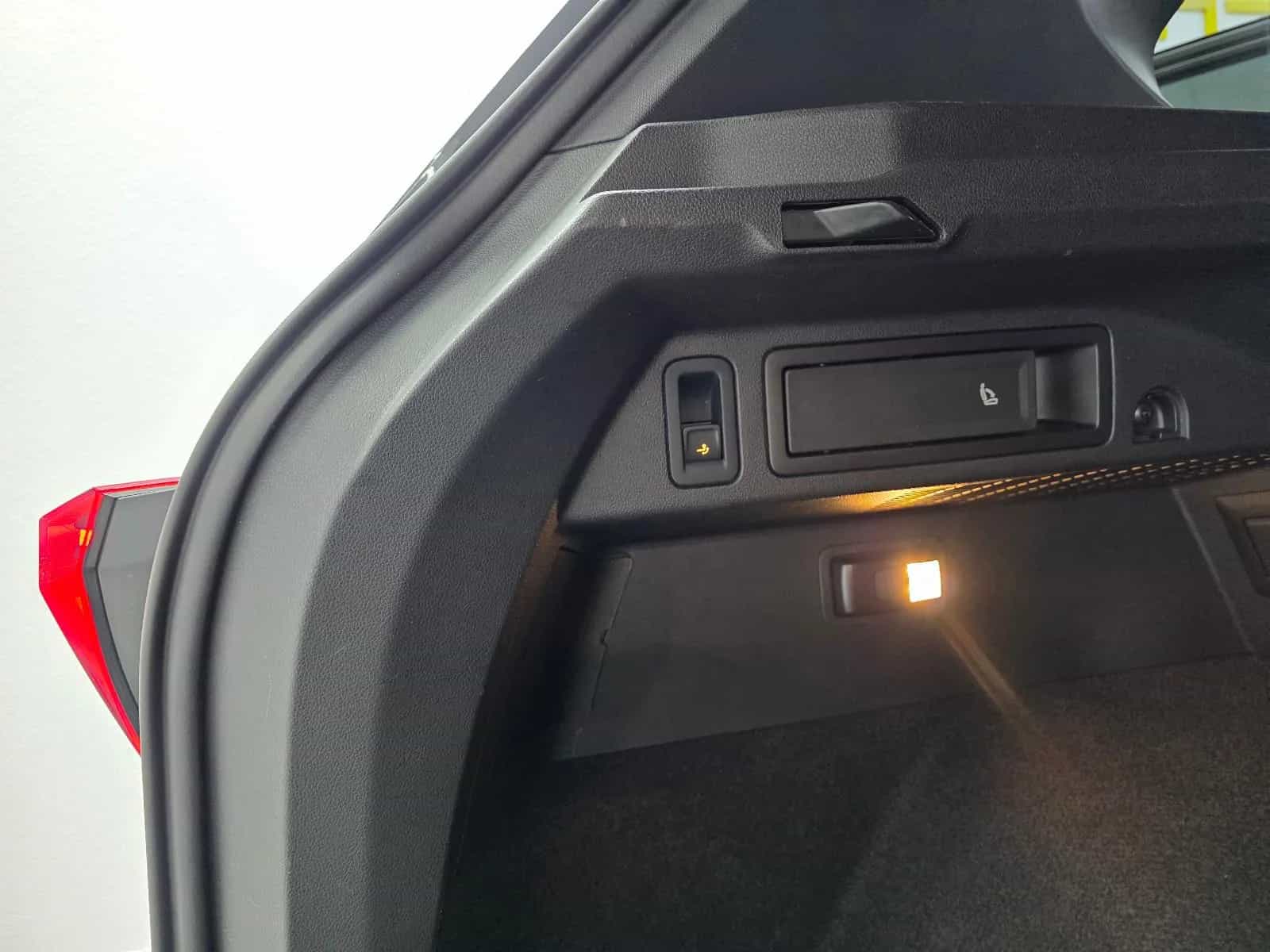 Volkswagen Tiguan 02/2022-photo-16