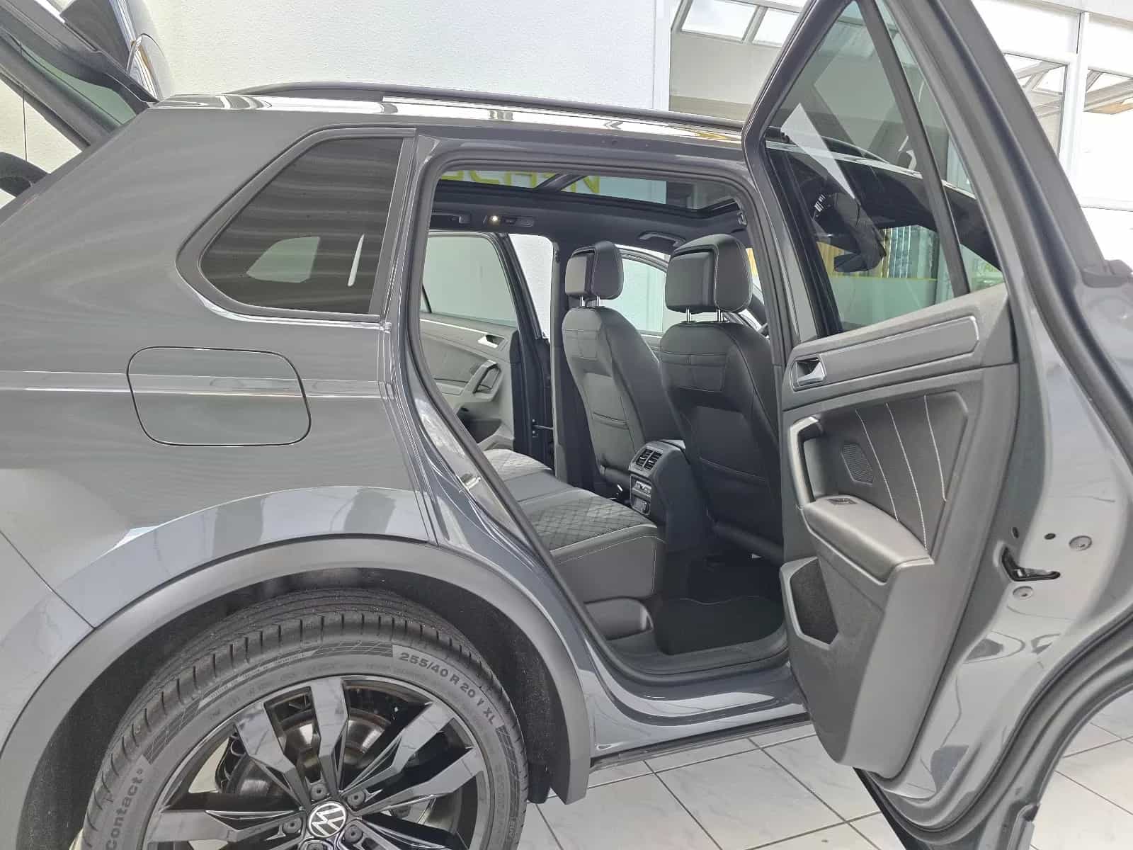 Volkswagen Tiguan 02/2022-photo-17
