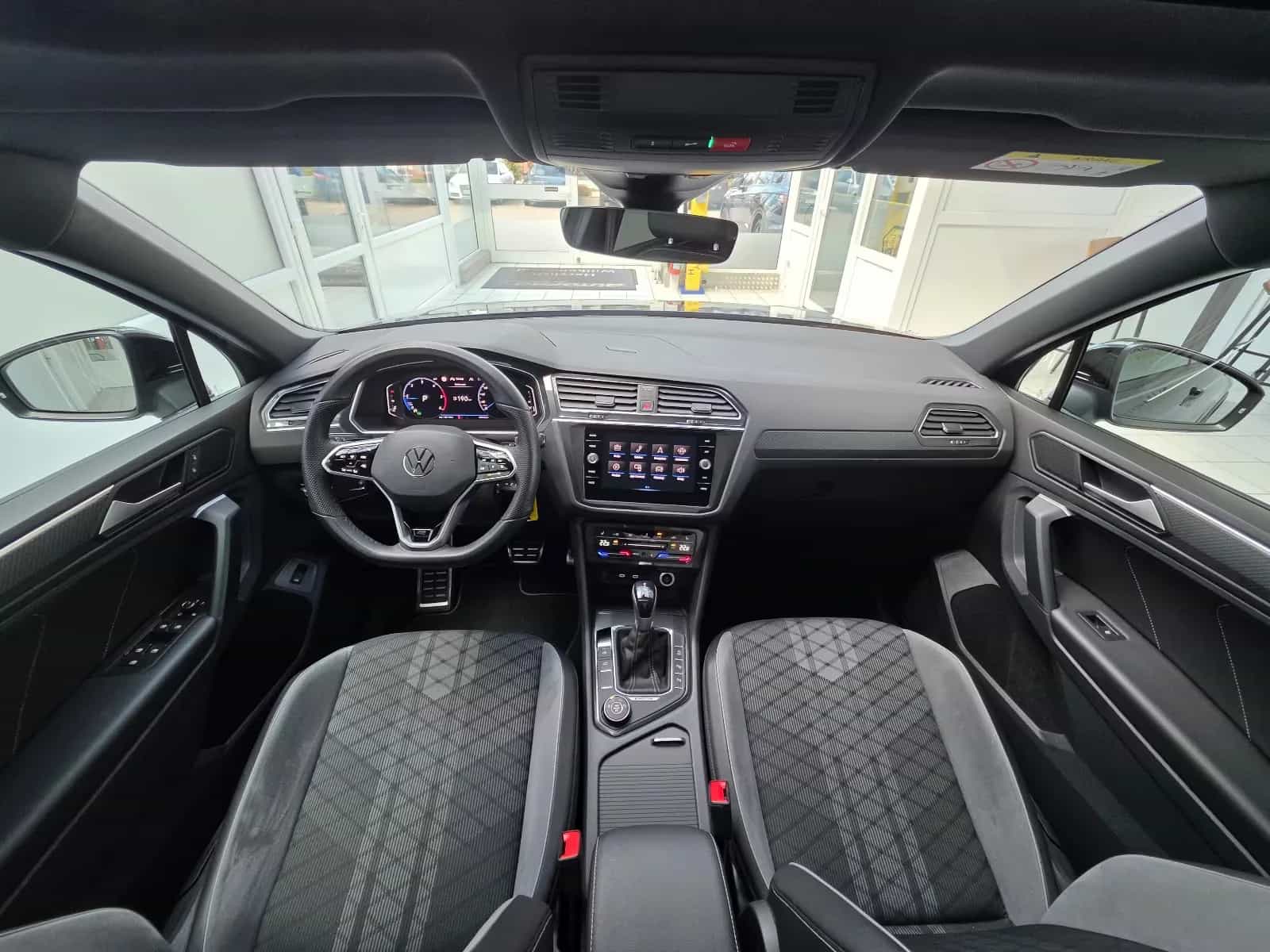 Volkswagen Tiguan 02/2022-photo-22