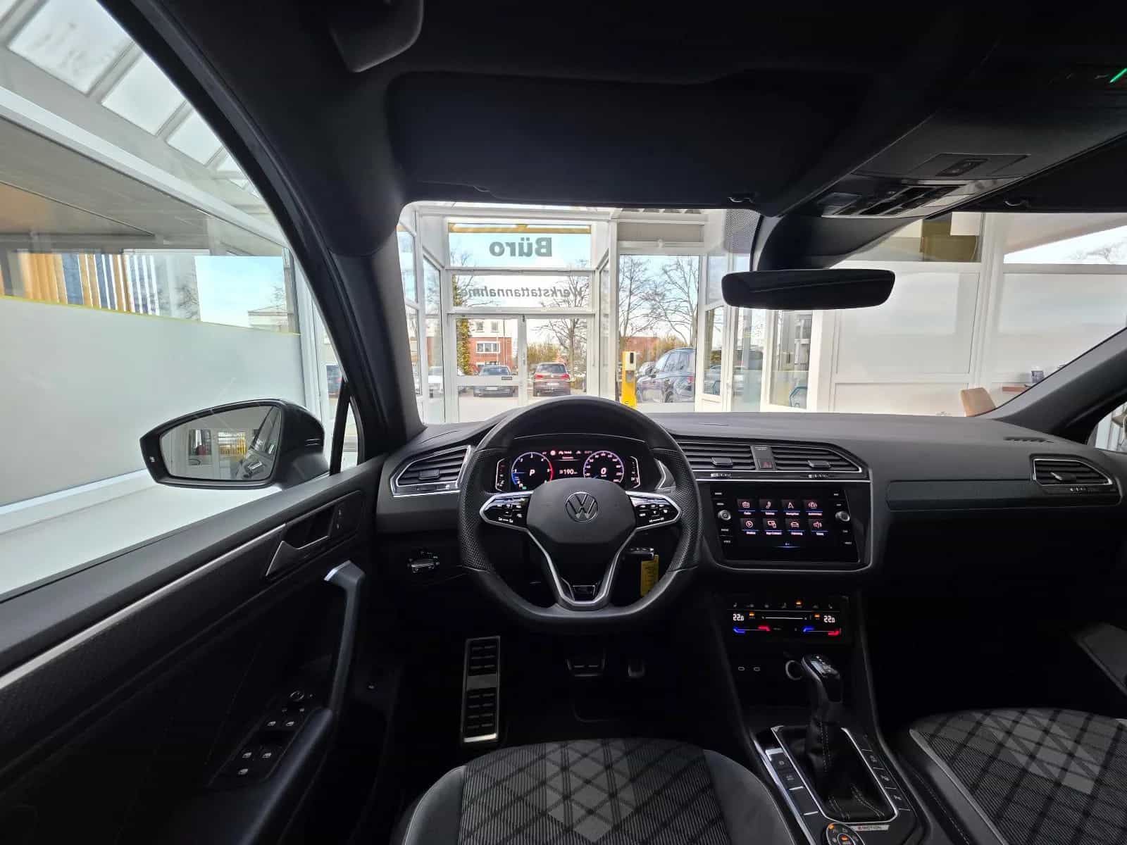 Volkswagen Tiguan 02/2022-photo-23