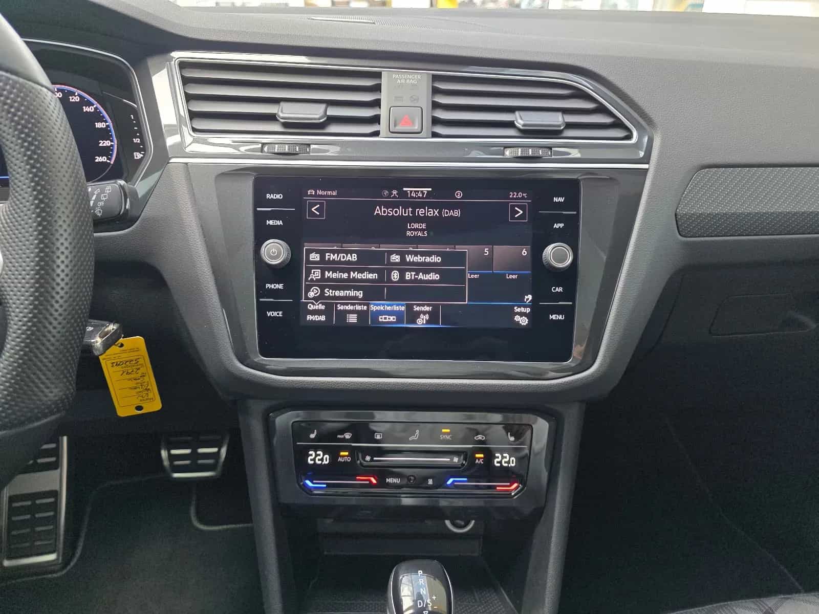 Volkswagen Tiguan 02/2022-photo-28