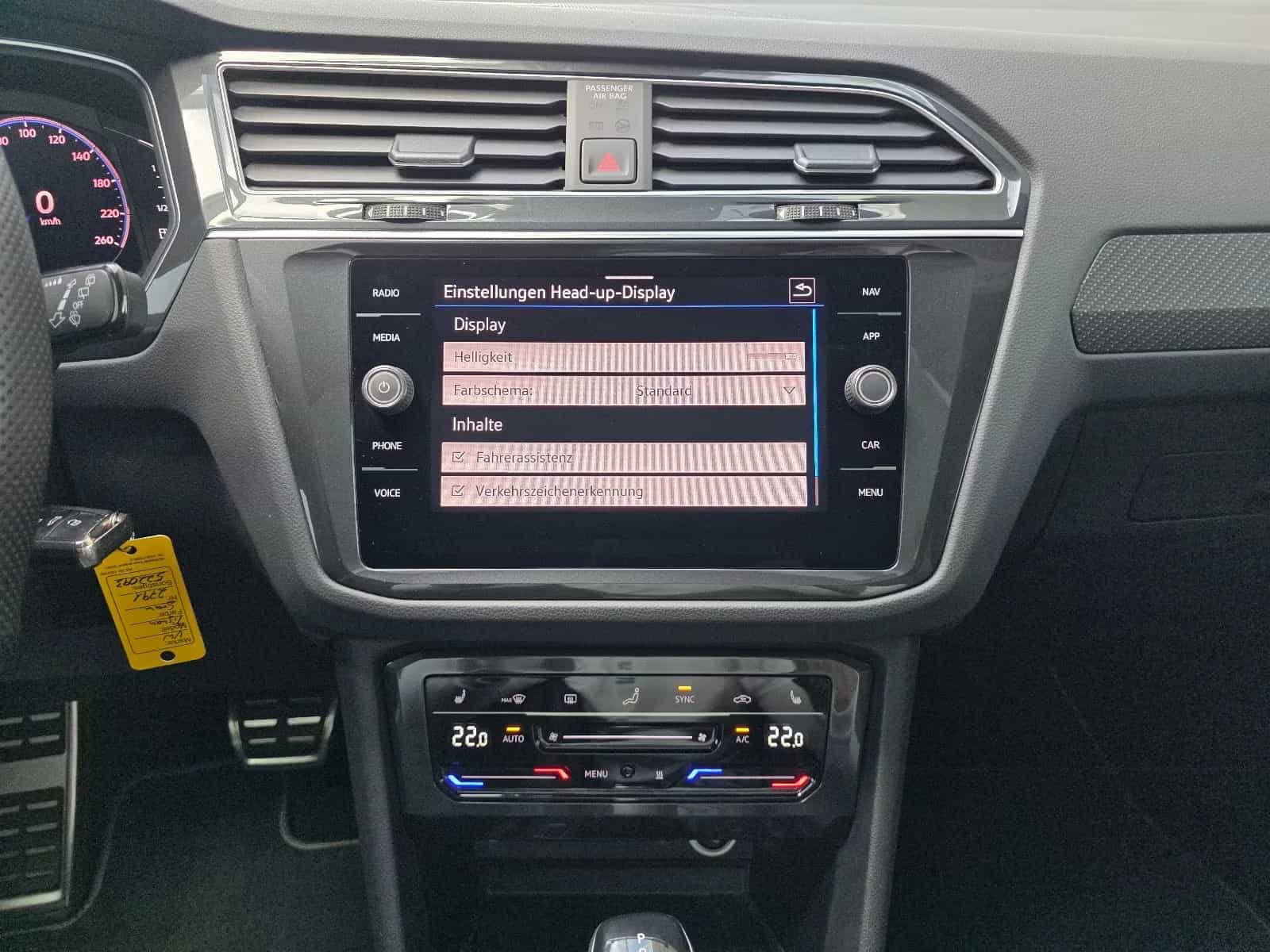 Volkswagen Tiguan 02/2022-photo-32