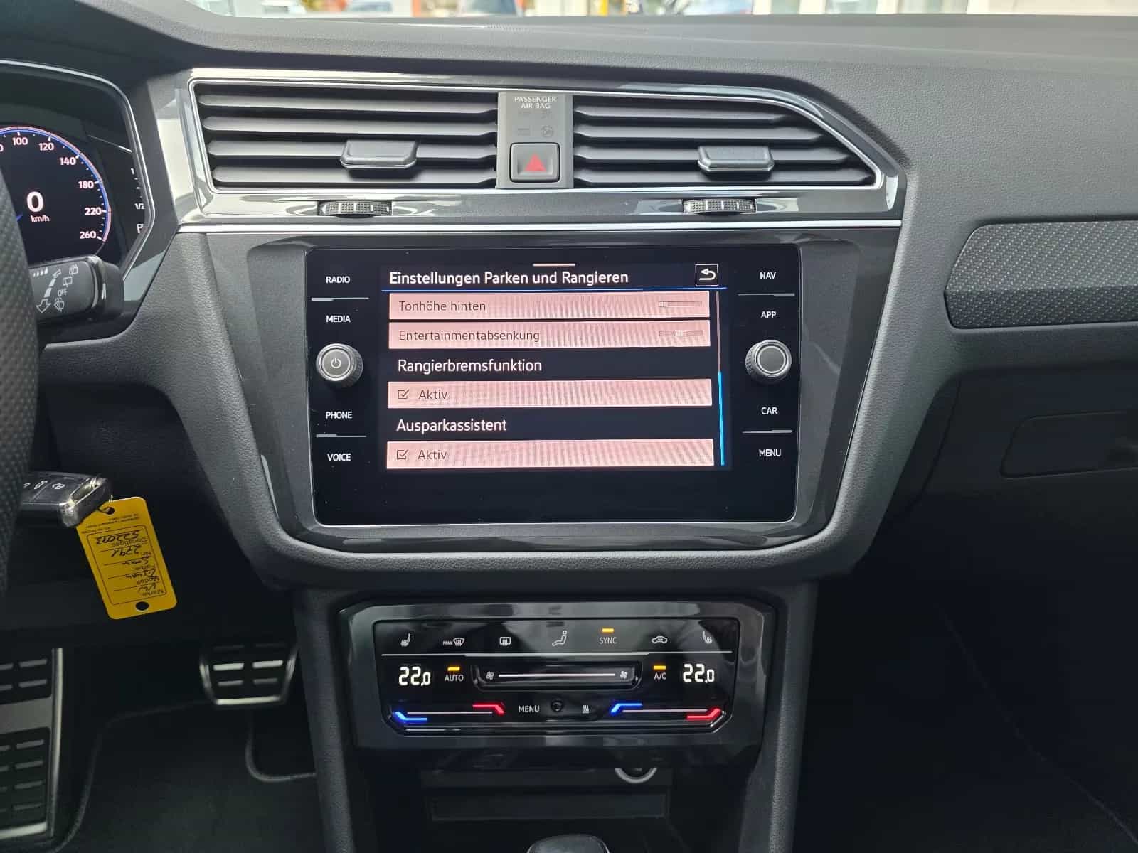 Volkswagen Tiguan 02/2022-photo-35