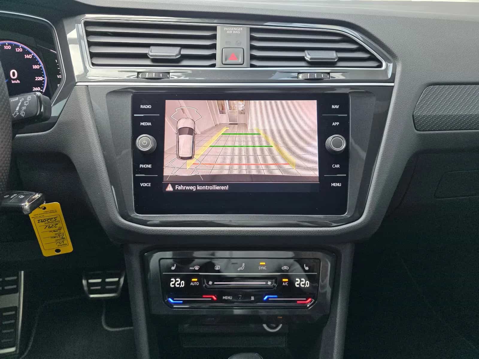 Volkswagen Tiguan 02/2022-photo-39