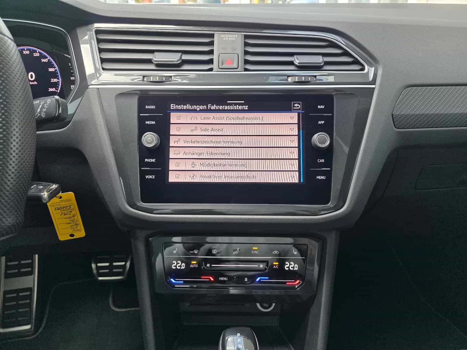 Volkswagen Tiguan 02/2022-photo-43