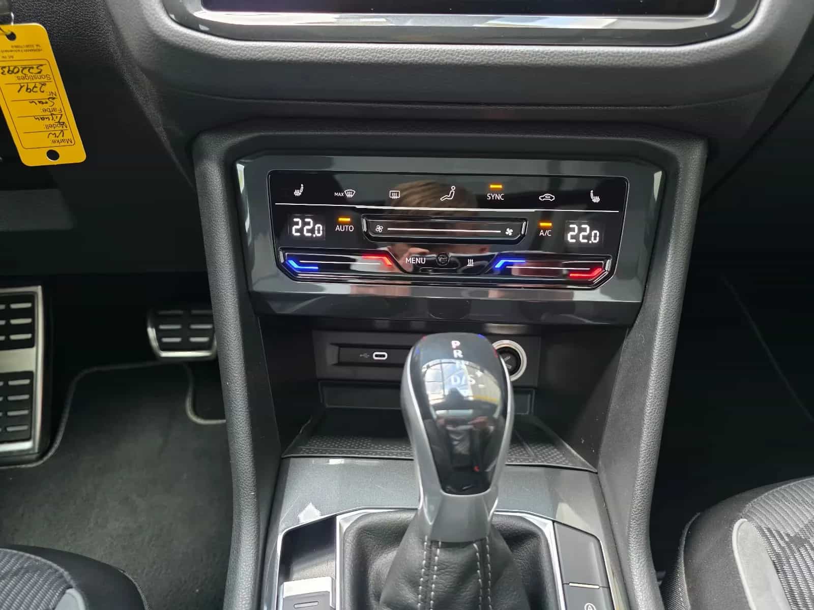 Volkswagen Tiguan 02/2022-photo-44
