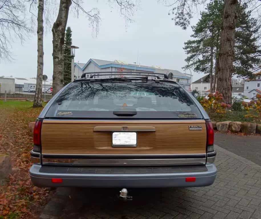 Buick 1996 BUICK Roadmaster Collectors Edition 260 PS 03/1996-photo-4