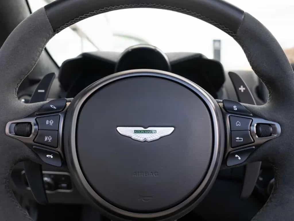 Aston Martin V8 Vantage Roadster F1 Edition Q Special Farbe 04/2024-photo-10