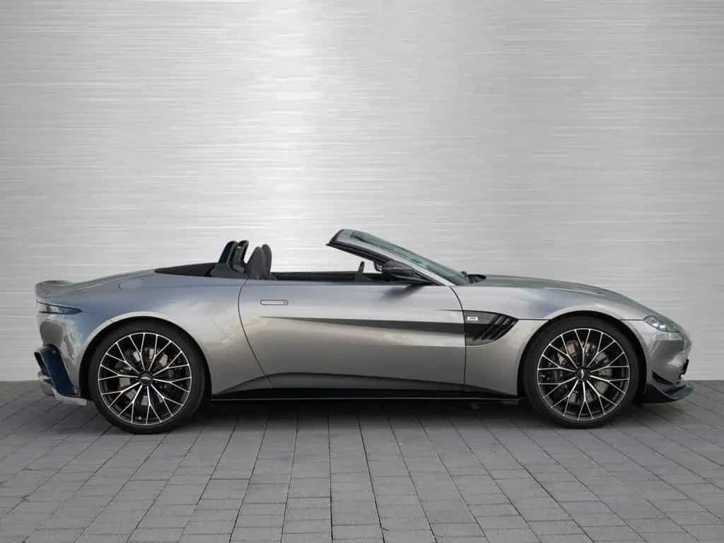Aston Martin V8 Vantage Roadster F1 Edition Q Special Farbe 04/2024-photo-12
