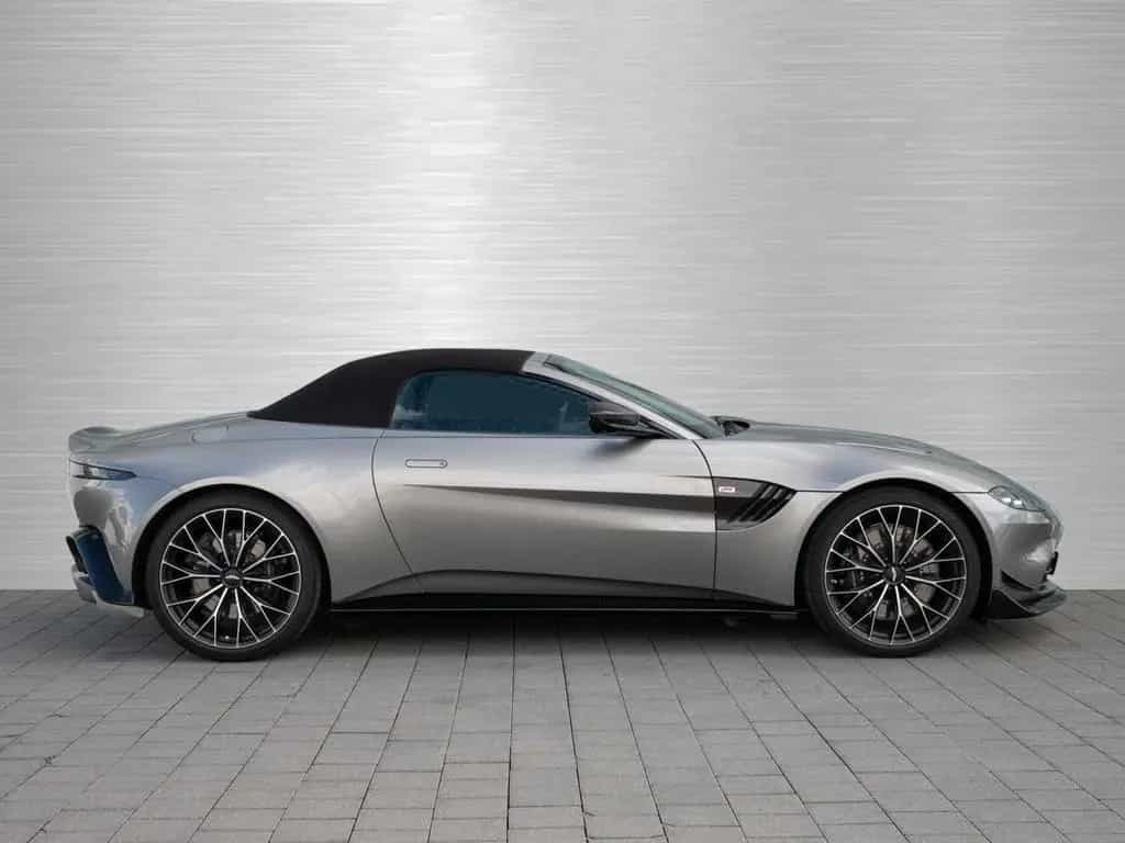 Aston Martin V8 Vantage Roadster F1 Edition Q Special Farbe 04/2024-photo-13