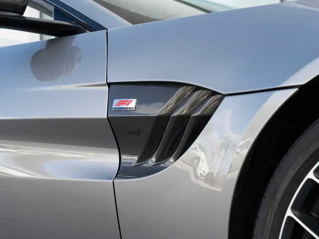 Aston Martin V8 Vantage Roadster F1 Edition Q Special Farbe 04/2024-photo-18