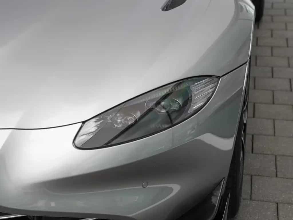 Aston Martin V8 Vantage Roadster F1 Edition Q Special Farbe 04/2024-photo-22