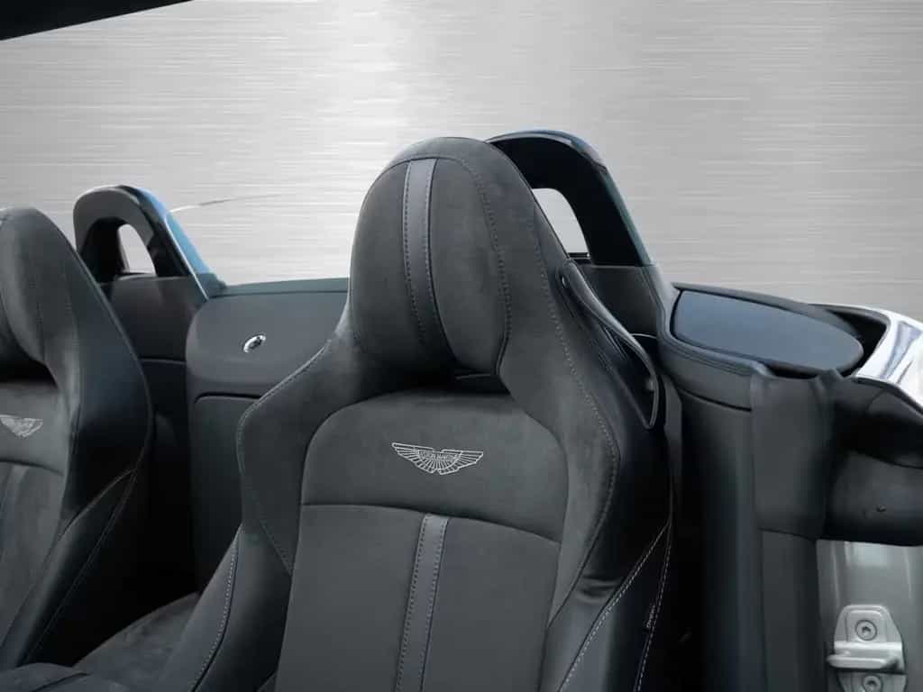 Aston Martin V8 Vantage Roadster F1 Edition Q Special Farbe 04/2024-photo-4
