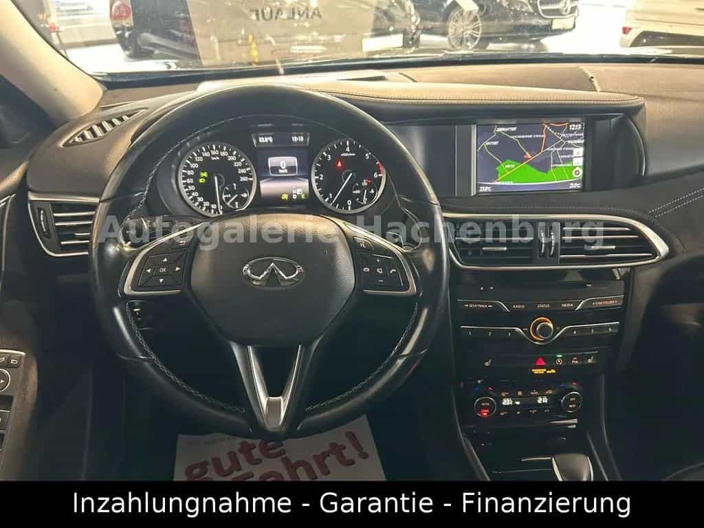 Infiniti Q30 2.2d AWD Premium/LED/LEDER/Navi/GARNATIE/E6 09/2016-photo-11