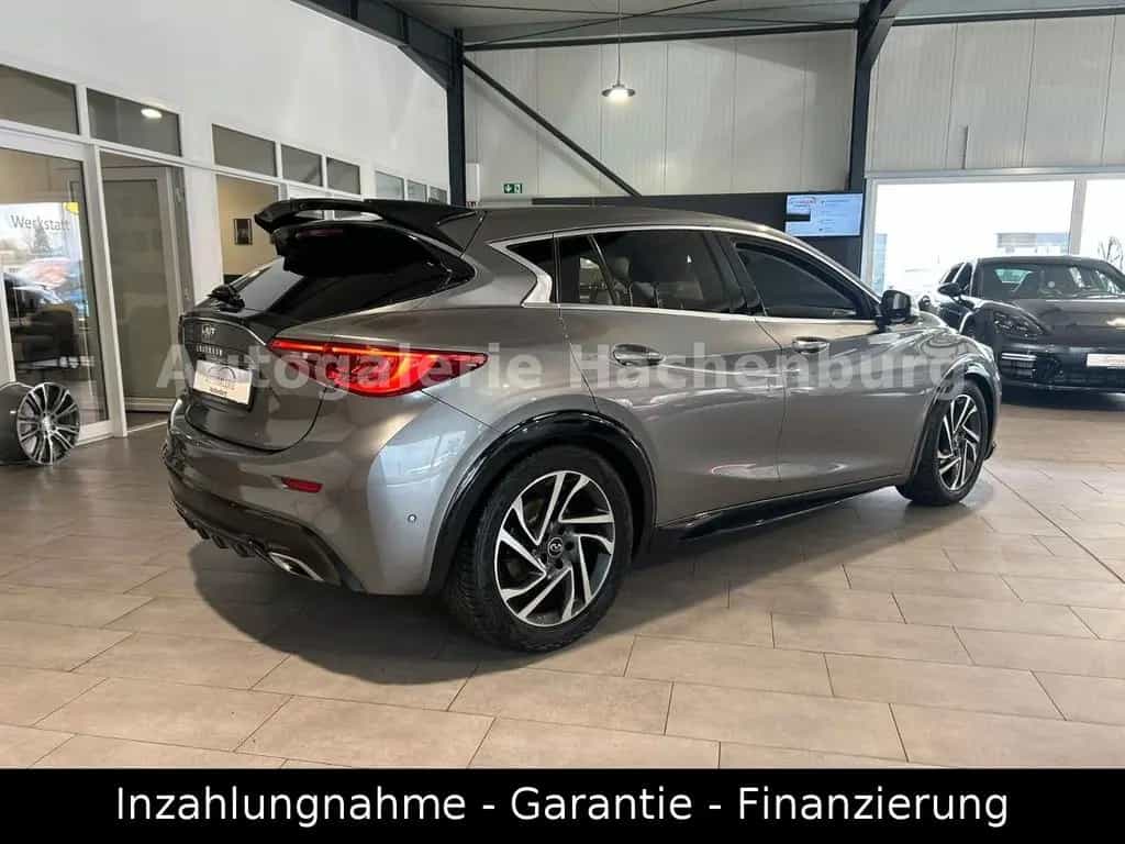 Infiniti Q30 2.2d AWD Premium/LED/LEDER/Navi/GARNATIE/E6 09/2016-photo-4