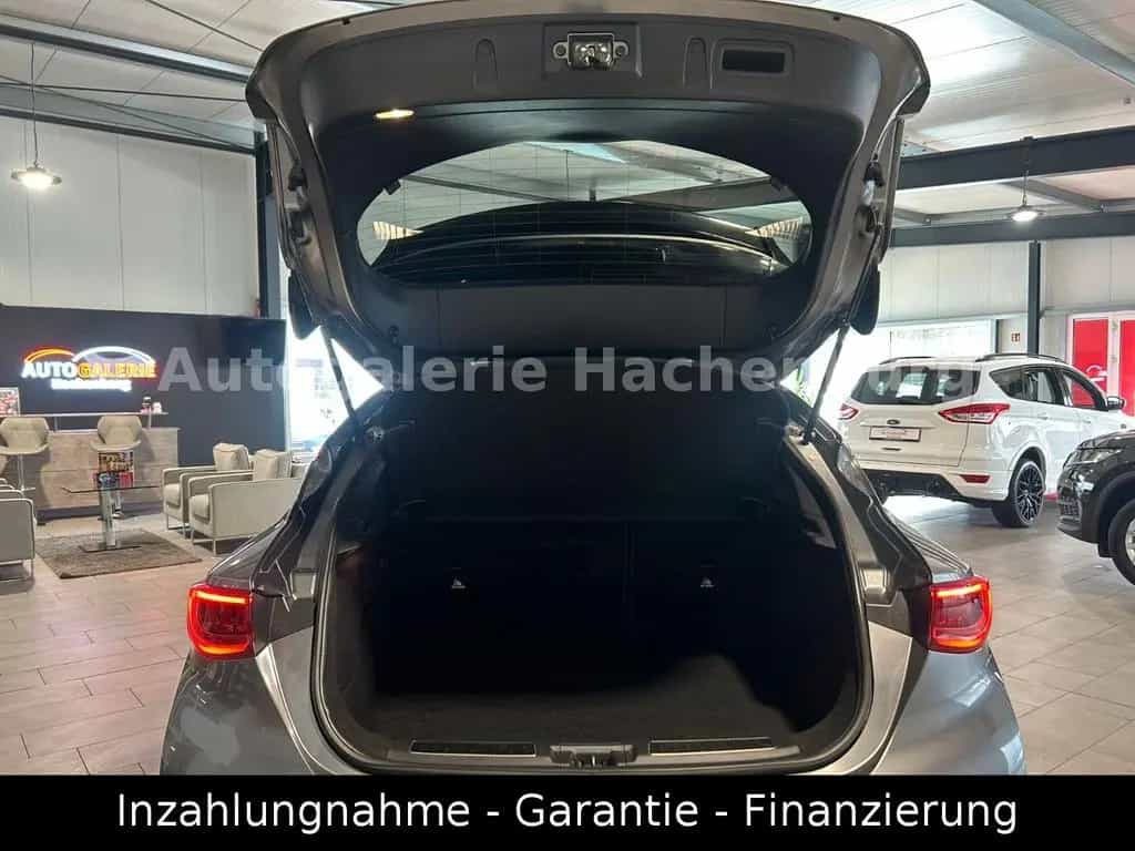 Infiniti Q30 2.2d AWD Premium/LED/LEDER/Navi/GARNATIE/E6 09/2016-photo-6