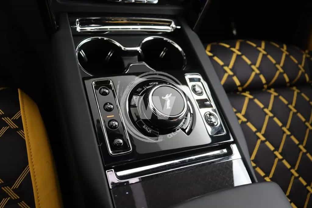 Rolls-Royce Cullinan Black Badge null-photo-14