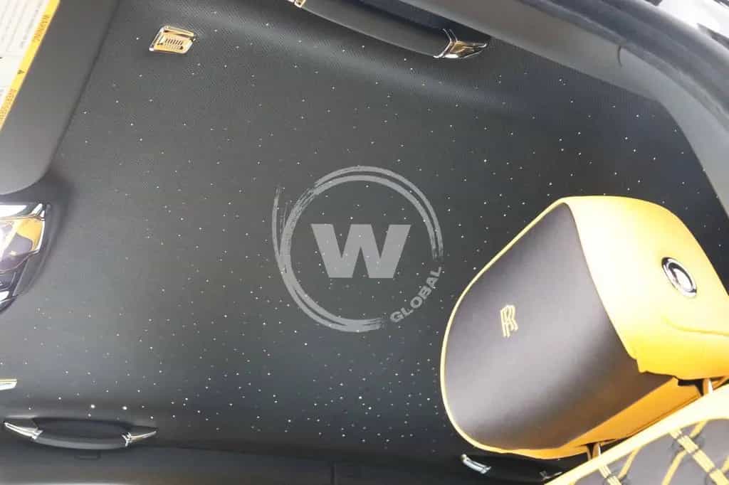 Rolls-Royce Cullinan Black Badge null-photo-17