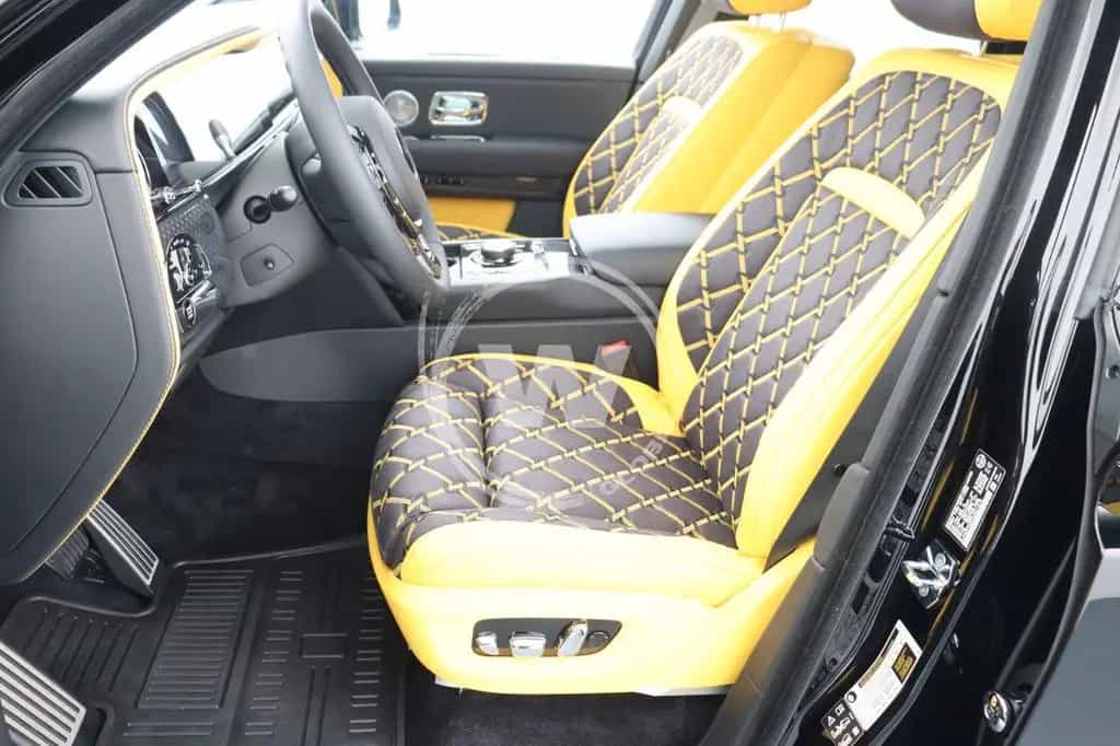 Rolls-Royce Cullinan Black Badge null-photo-18