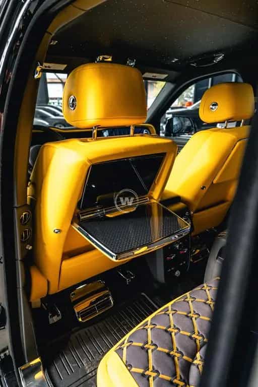 Rolls-Royce Cullinan Black Badge null-photo-22