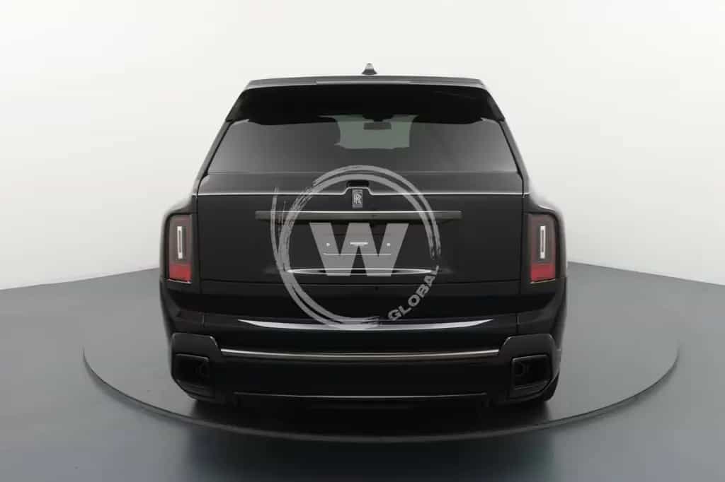 Rolls-Royce Cullinan Black Badge null-photo-3