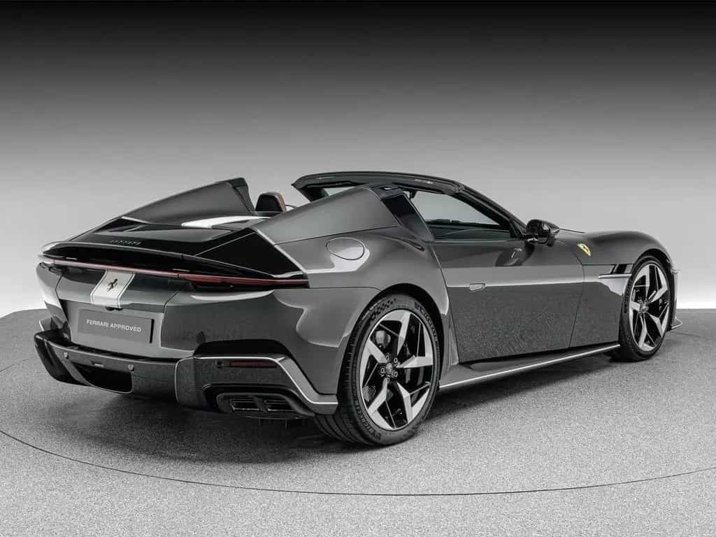 Ferrari 12Cilindri Spider Atelier 09/2025-photo-6
